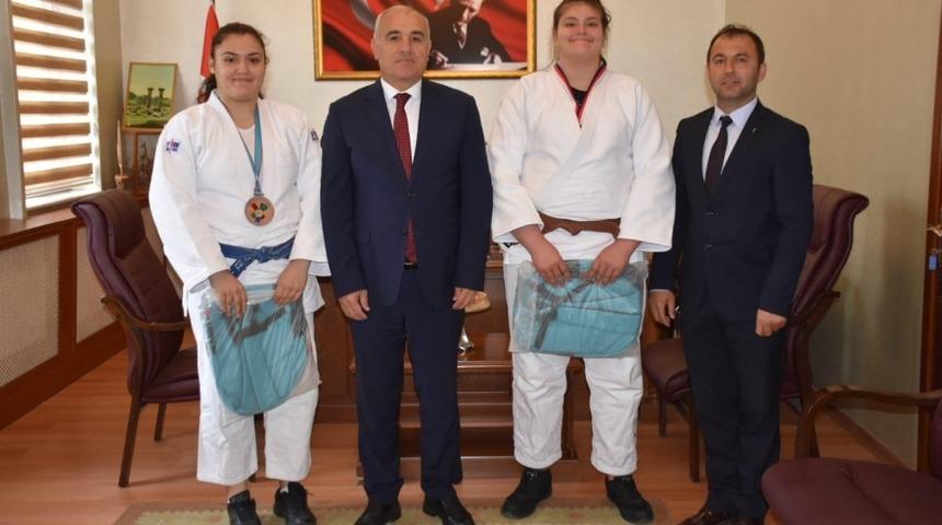 Kaymakam Kılı&ccedil;, Avrupa Şampiyonunu ağırladı