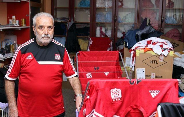 Sivasspor’un emektar malzemecisi son yolculuğuna uğurlandı