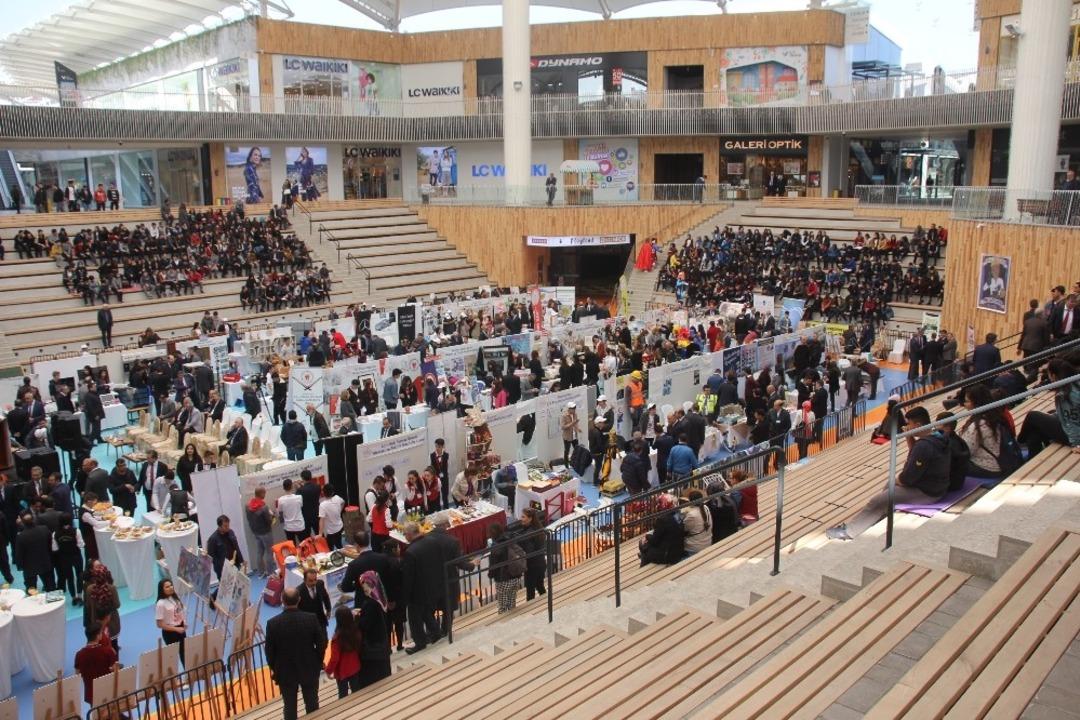 Balıkesir&rsquo;de Mesleki Eğitim Fuarı a&ccedil;ıldı