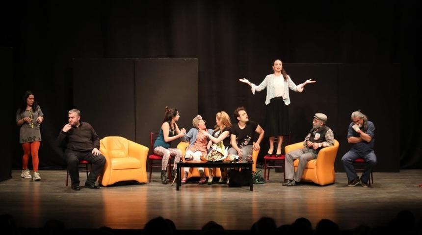 Neşe-i C&uuml;mb&uuml;ş, Aydınlı tiyatroseverlerle buluştu