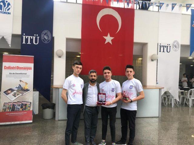 Sındırgı MTAL Robot yarışmasında 1. oldu