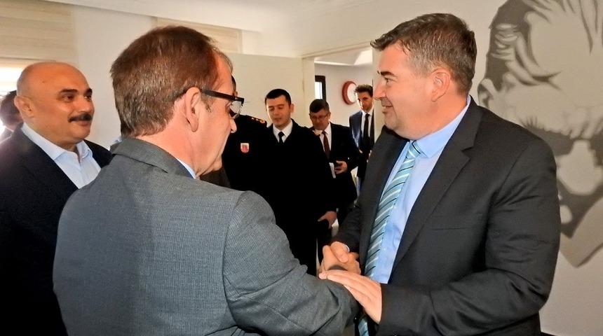 İl&ccedil;e protokol&uuml;nden Başkan Oran&rsquo;a ziyaret