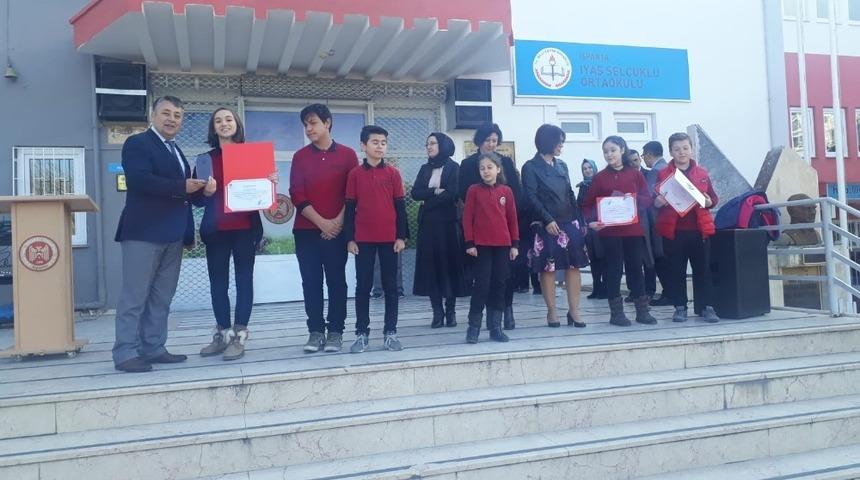 Isparta&rsquo;nın proje fabrikası ortaokul: IYAŞ Sel&ccedil;uklu Ortaokulu