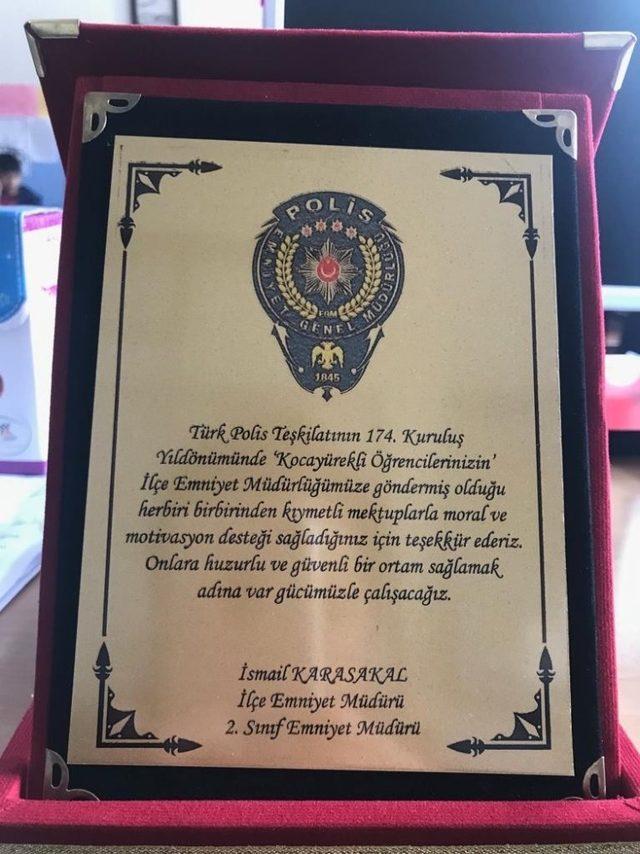 Miniklerden polisleri duygulandıran mektuplar