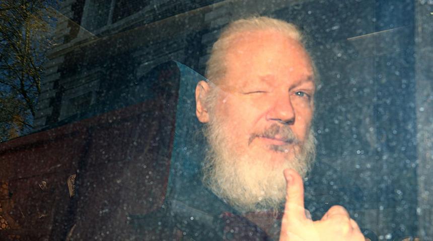 Ekvador Devlet Başkanı: “Assange elçilik duvarına dışkısını bulaştırıyordu”