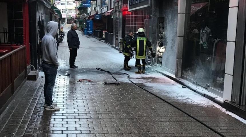 Kafeler Caddesi&rsquo;nde korkutan yangın