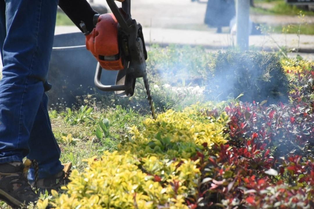 Kavşak ve orta ref&uuml;j d&uuml;zenlemesi