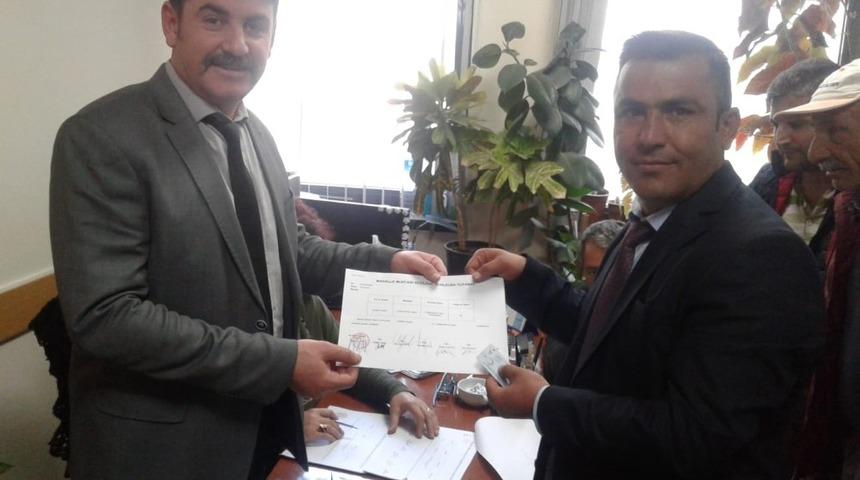 Yavuzeli&rsquo;nde muhtarlar mazbatalarını aldı