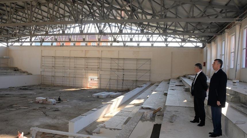 Vali, iş&ccedil;iliği beğenmedi