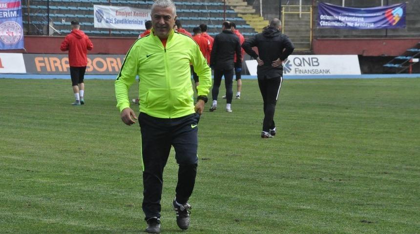 Zonguldak K&ouml;m&uuml;rspor&rsquo;un Teknik Direkt&ouml;r&uuml; Cahit Terzi;