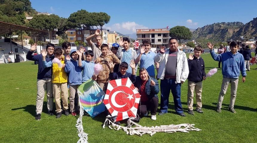 Nazilli&rsquo;de &rsquo;Engelleri U&ccedil;uruyorum&rsquo; etkinliği d&uuml;zenlendi