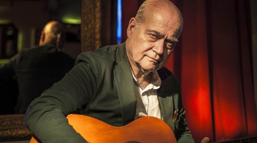 Usta m&uuml;zisyen Vedat Sakman 101 saatlik canlı yayın konukları arasında yerini aldı!