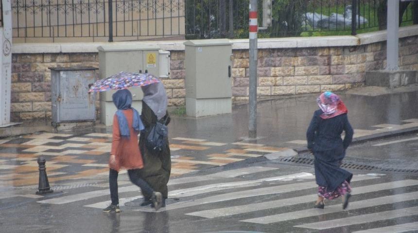 Kahramanmaraş&rsquo;ta sağanak etkili oldu