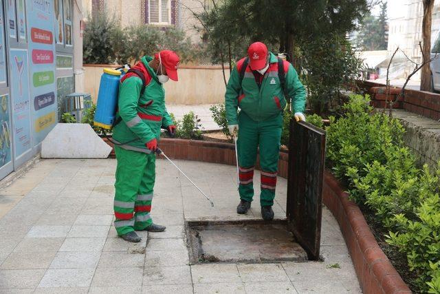 Karaköprü’de ilaçlama çalışmaları sürüyor