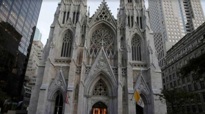 ABD'nin &uuml;nl&uuml; katedralinde saldırı paniği