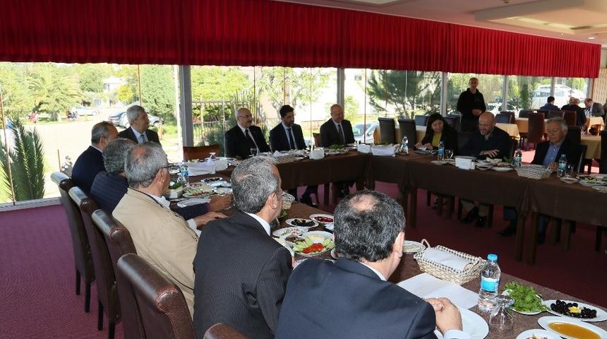 ADÜ Rektörü Aldemir, ADVAK ile kahvaltıda bir araya geldi