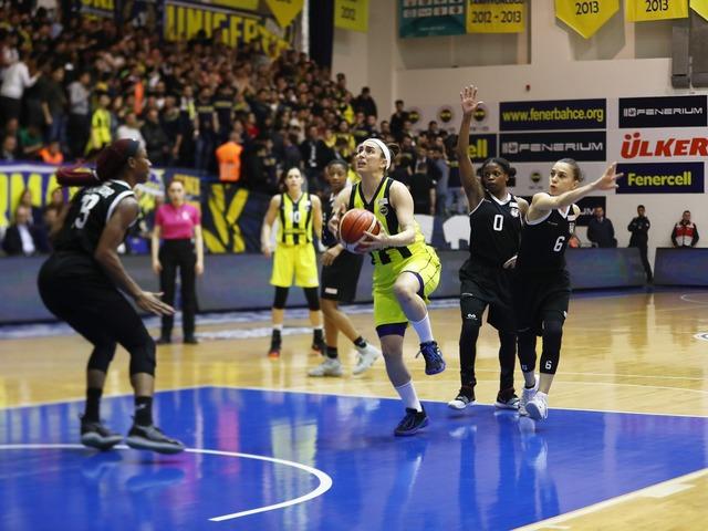 Fenerbahçe, Beşiktaş karşısında seride 1-0 öne geçti