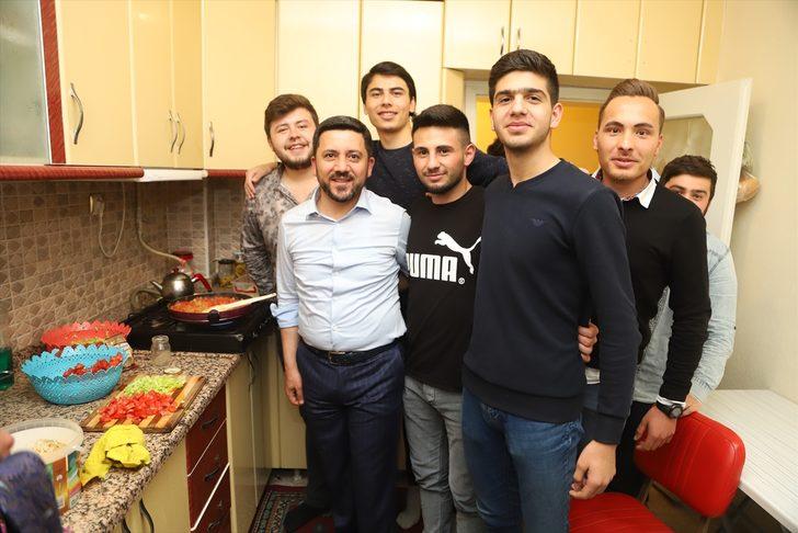 Öğrenciler istedi, Belediye Başkanı menemen yaptı G3