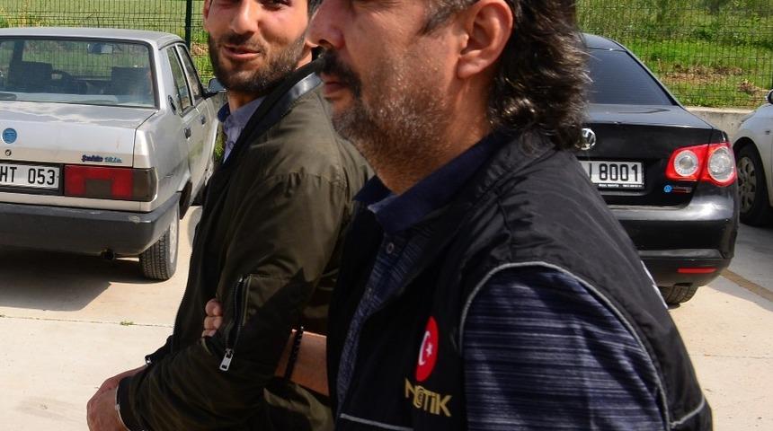 Aranan şahıs uyuşturucu satarken yakalandı