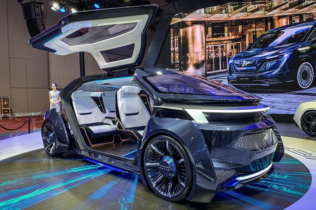 Hayran kalacaksınız! Son teknoloji otomobiller 2019 Şangay Otomobil Fuarı'nda