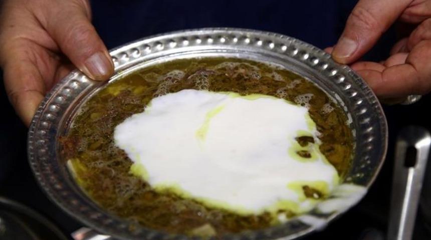 Babasından &ouml;ğrendiği asırlık tarifle 50 yıldır damakları tatlandırıyor