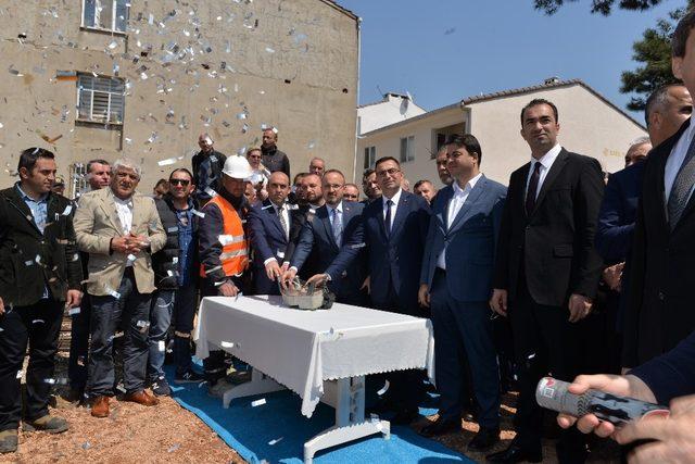 Biga’da Fatih İlkokulu’nun  temeli törenle atıldı