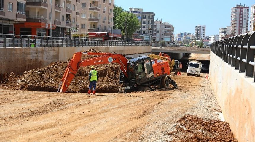 Anıt Katlı Kavşağı&rsquo;nda &ccedil;alışmalar yeniden başladı