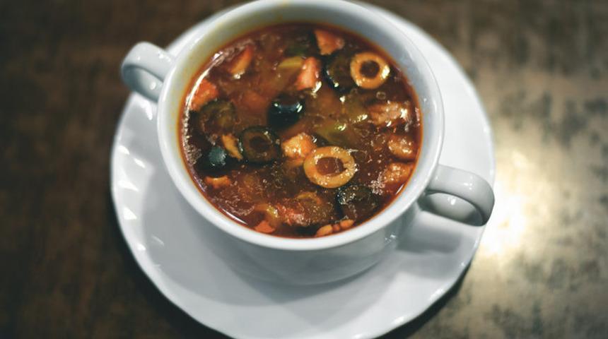 Bu zeytin &ccedil;orbası uzun s&uuml;re tok tutup zayıflamanıza yardımcı olacak