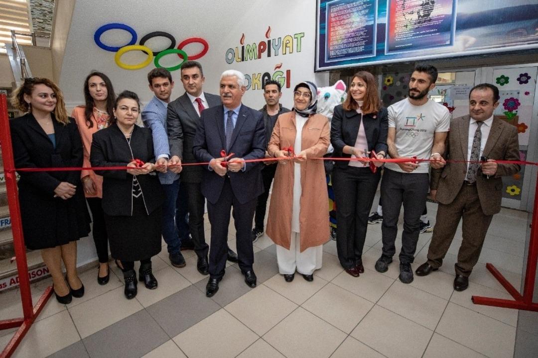 Edremit Mesleki ve Teknik Anadolu Lisesinde &lsquo;Olimpiyat Sokağı&rsquo; a&ccedil;ıldı