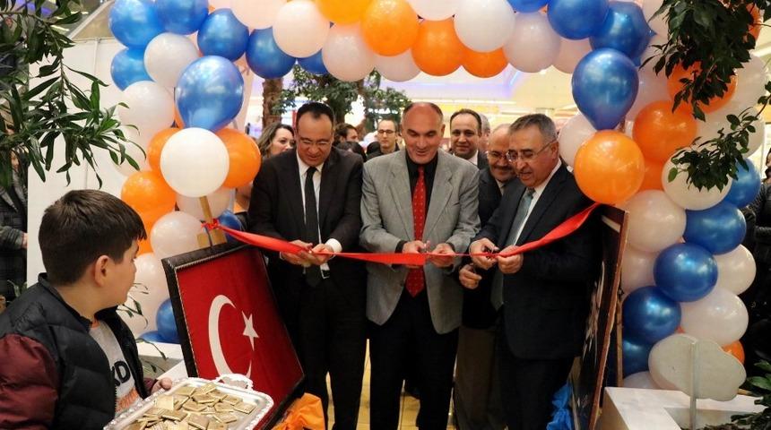 Tekden &ouml;ğrencileri eserlerini sergiledi