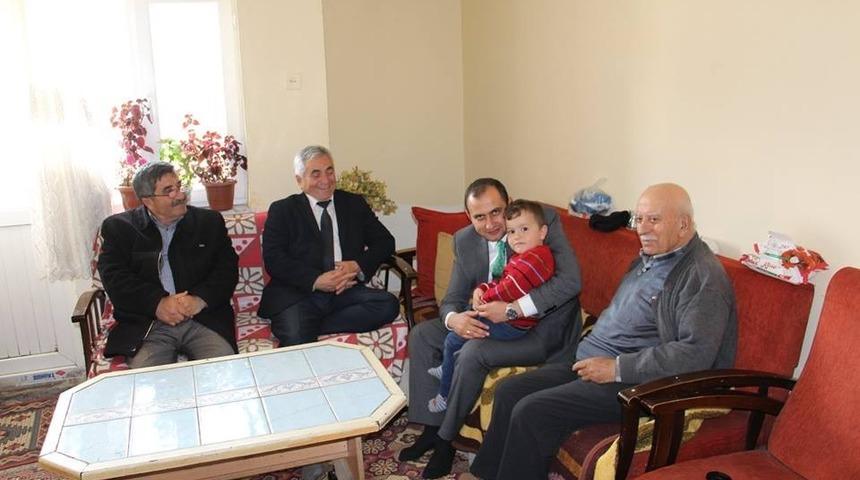 Akağa&ccedil; ve Abbasoğlu şehit ailesini ziyaret etti