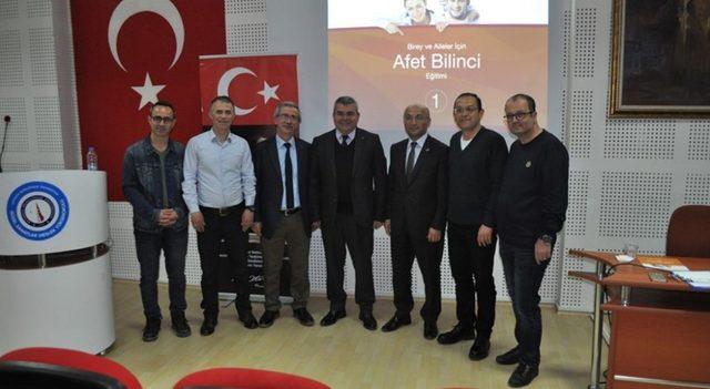 Kütahya Teknik Bilimler MYO’da Temel Afet Bilinci Semineri