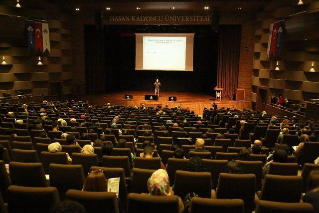 Psikoloji gündemi bu kez kabul ve kararlılık terapisi