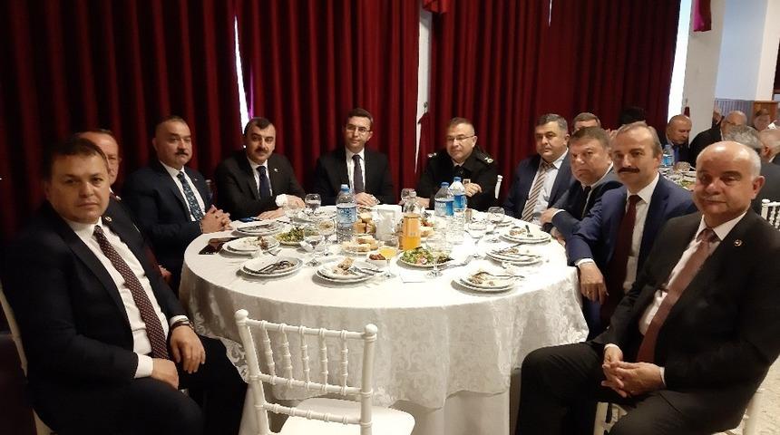 Muhtarlara tanışma ve kaynaşma yemeği d&uuml;zenlendi