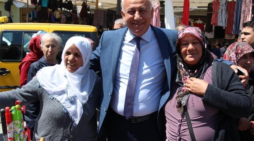 S&ouml;ke Belediye Başkanı Levent Tuncel&rsquo;den pazaryeri ziyareti