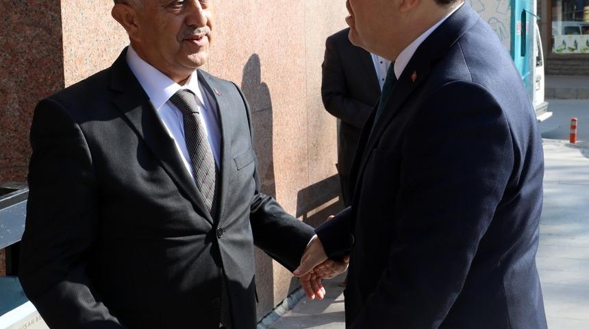 Vali Tutulmaz&rsquo;dan Başkan Zeybek&rsquo;e ziyaret