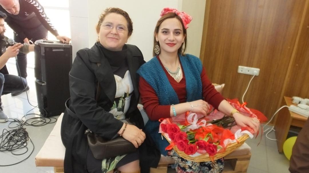 Burhaniye&rsquo;de &uuml;niversitelilerden turizm şenliği coşkusu