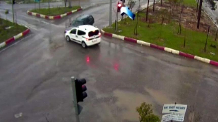 Siirt&rsquo;te trafik kazaları mobeseye takıldı