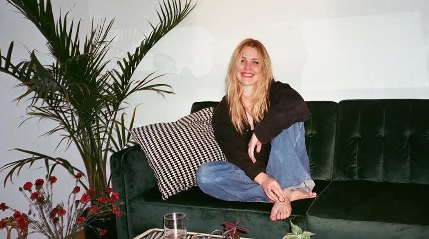 &Ouml;nce &ouml;p&uuml;şt&uuml;, sonra &ccedil;ekti: Tepkiler inanılmaz!