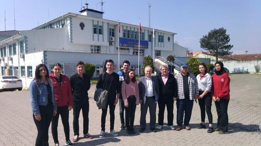 Emniyet M&uuml;d&uuml;r&uuml; gen&ccedil;lerle bir araya geldi