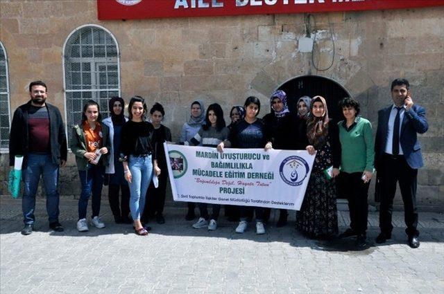 Mardin’de ebeveynler uyuşturucuya karşı eğitildi