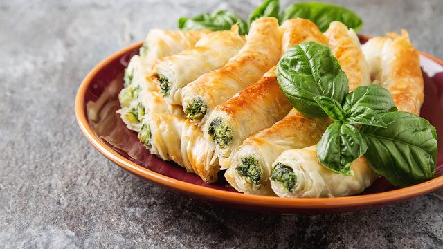İster beş çayına ister kahvaltıya: Birbirinden enfes 5 börek tarifi