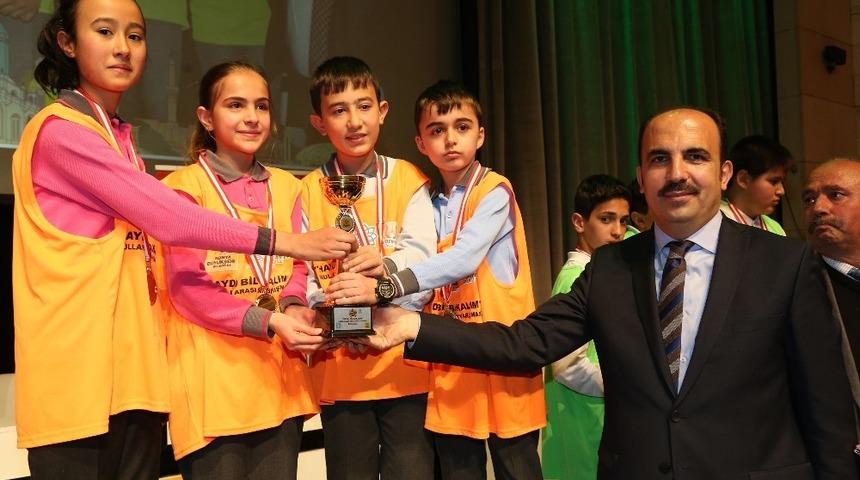 Haydi Bil Bakalım Bilgi Yarışması&rsquo;nda &ouml;d&uuml;ller verildi