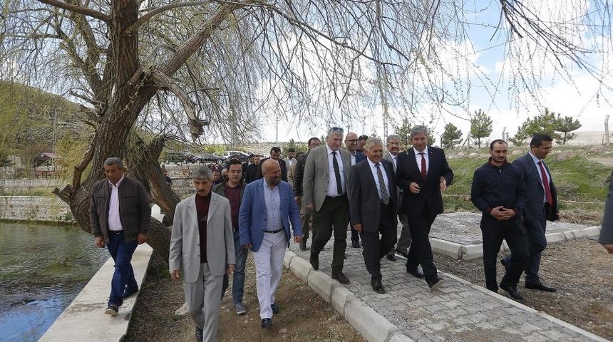 Başkan B&uuml;y&uuml;kkılı&ccedil;, B&uuml;nyan il&ccedil;esinde bir dizi ziyaret ve incelemelerde bulundu