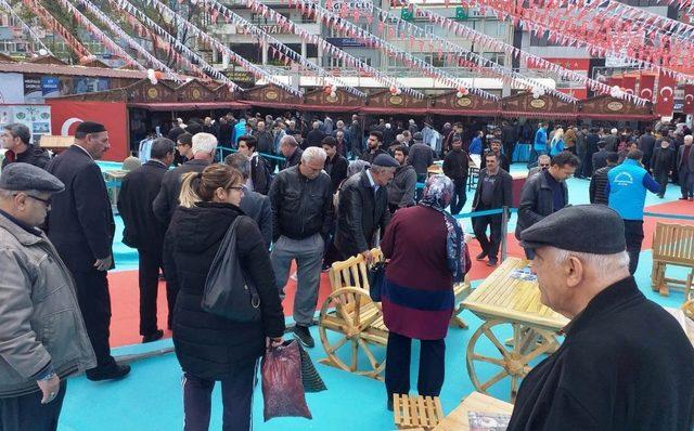 İşyurtları Ürün ve El Sanatları Fuarına yoğun ilgi