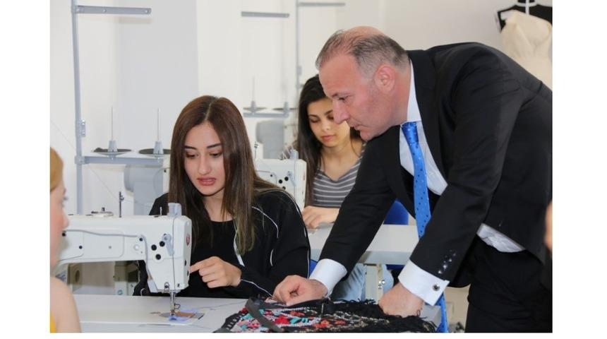 &Uuml;niversite Destekleme Vakfı&rsquo;ndan Meslek Y&uuml;ksekokulu&rsquo;na bağış