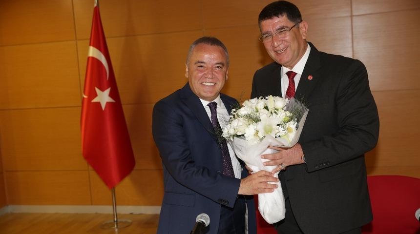 Başkan B&ouml;cek: "Siyaseti se&ccedil;im meydanlarında bıraktım"