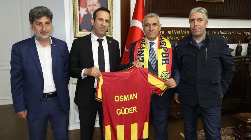 Adil Gevrek&rsquo;ten belediyelere ziyaret