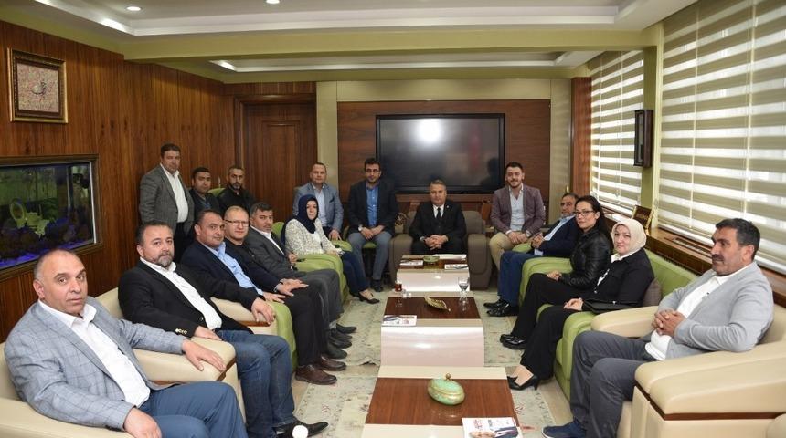 Başkan &Ccedil;er&ccedil;i AK Parti Yunusemre Teşkilatını ağırladı