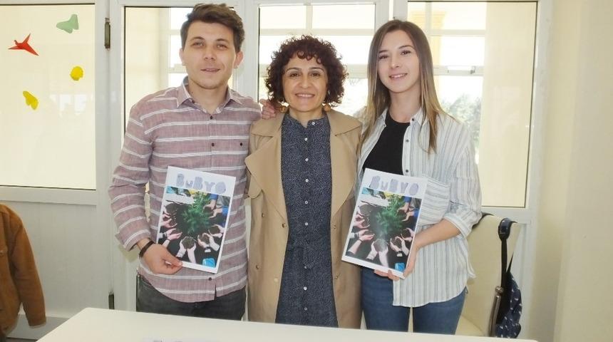 Her etkinlik i&ccedil;in bir dergi &ccedil;ıkarıyorlar